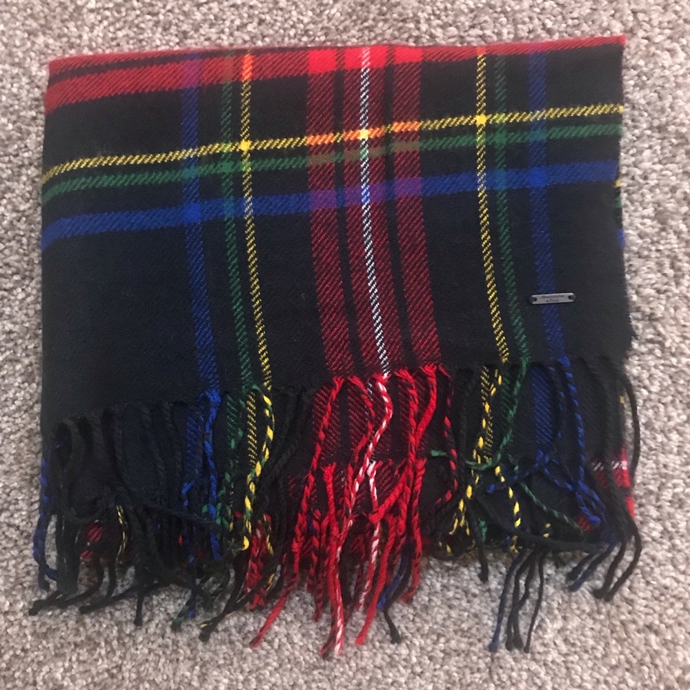 Abercrombie & Fitch Classic Preppy Plaid Scarf